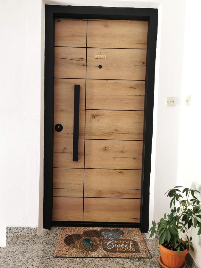 Ferienwohnung Ulike I Pini Pula Exterior foto